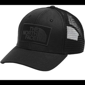The North face mudder trucker hat all black